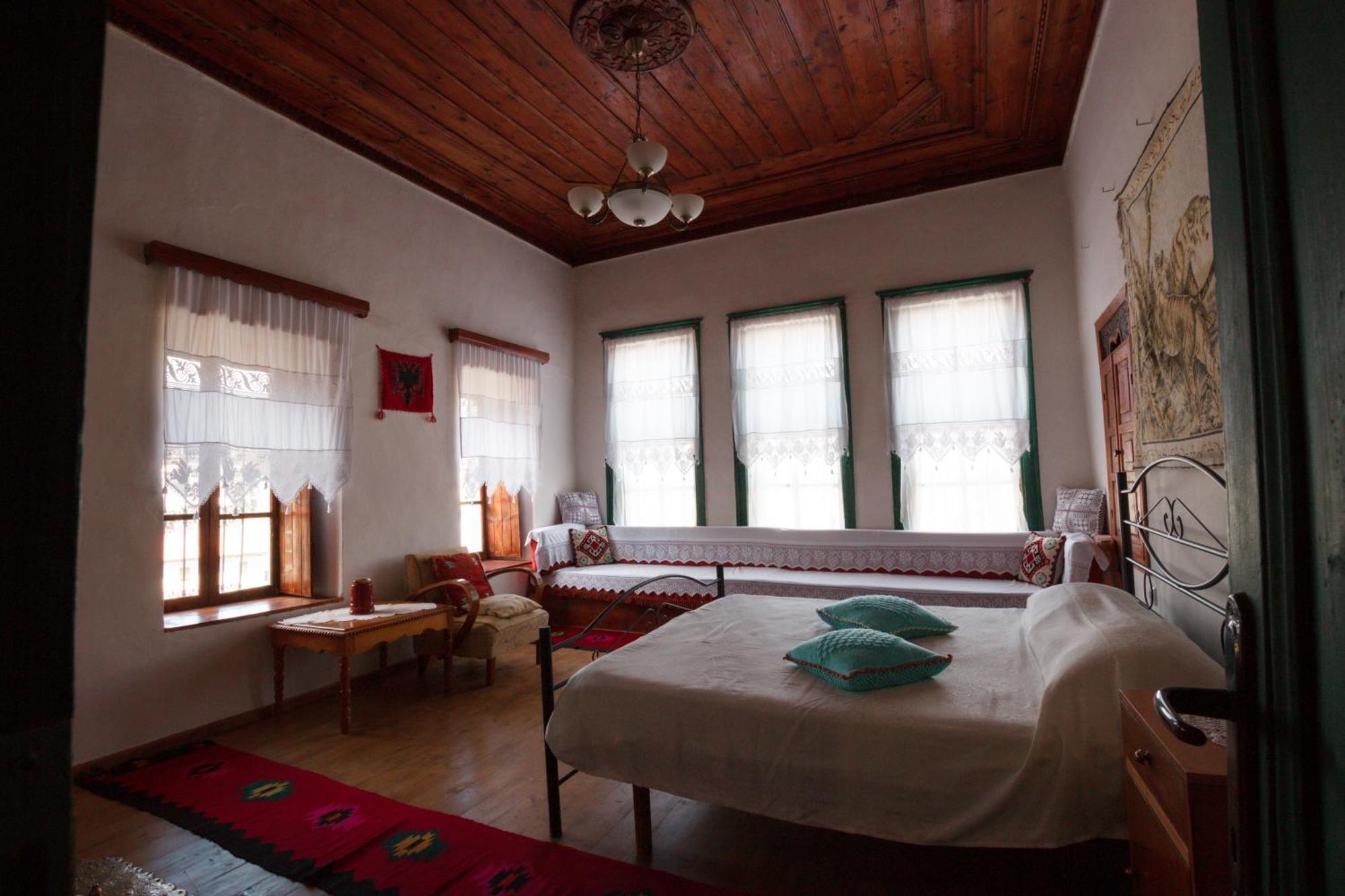 Gjirokastër Guesthouse 1805 מראה חיצוני תמונה