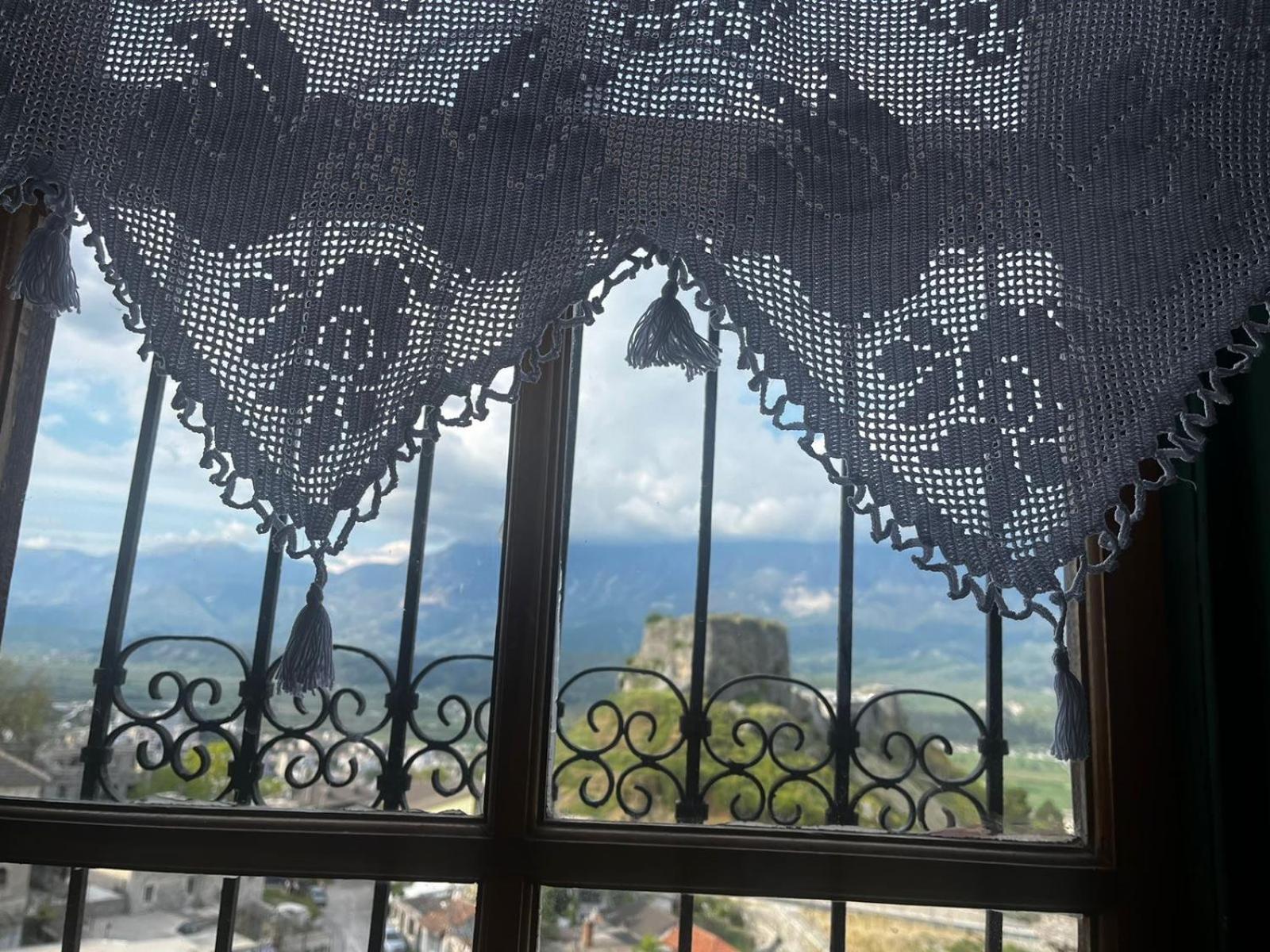 Gjirokastër Guesthouse 1805 מראה חיצוני תמונה