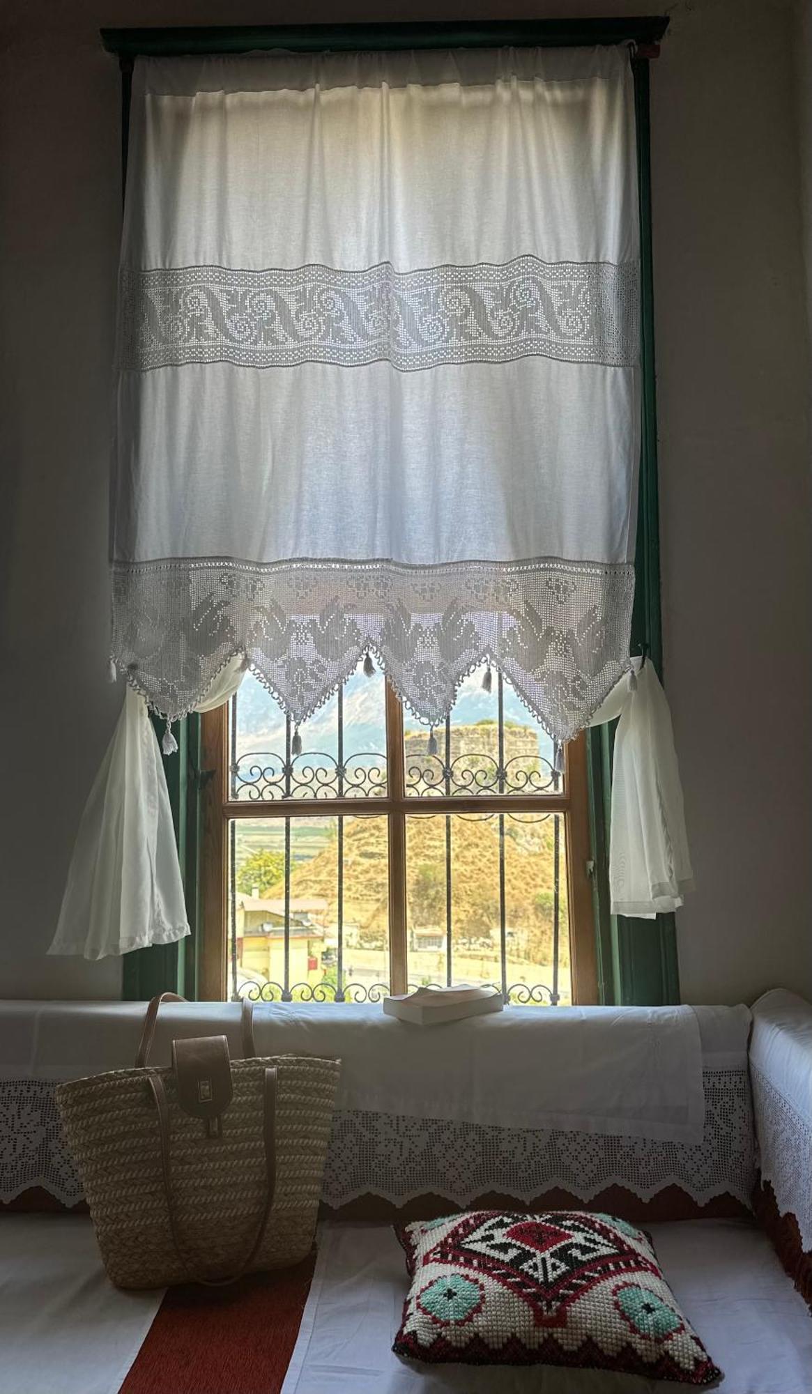 Gjirokastër Guesthouse 1805 מראה חיצוני תמונה